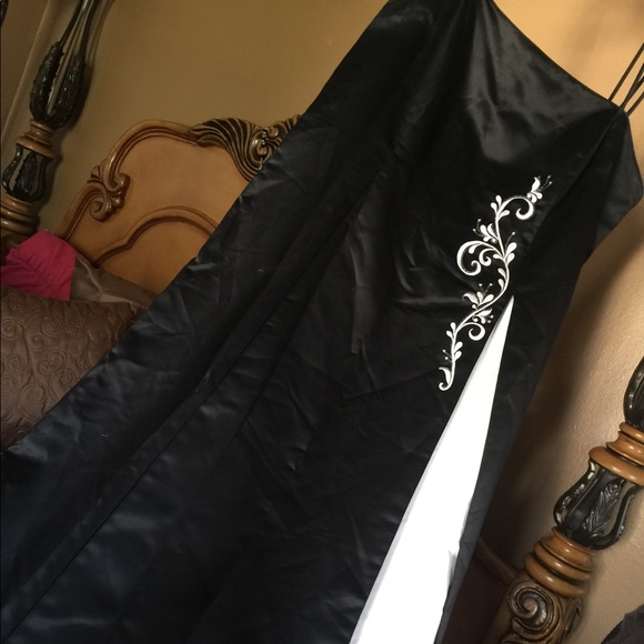 Betsy & Adam Dresses & Skirts - Black and white satin prom dress.😍