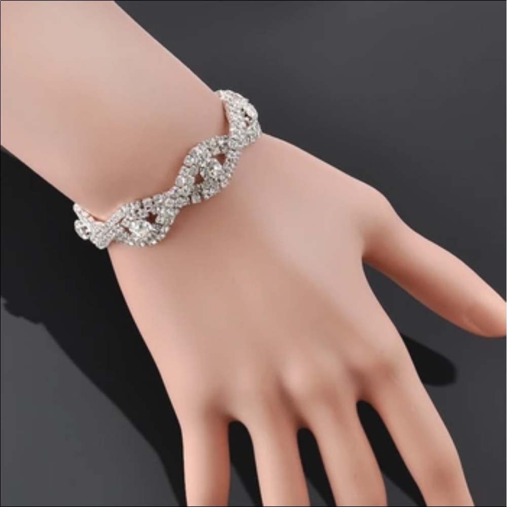 FINAL PRICE🥊 Rhinestone Chrystal Blingy Bracelet - Picture 2 of 6
