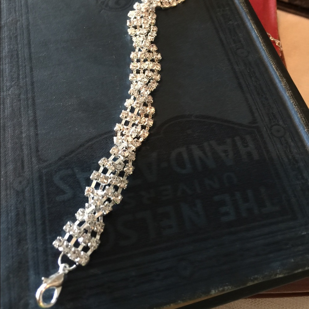 FINAL PRICE🥊 Rhinestone Chrystal Blingy Bracelet - Picture 4 of 6