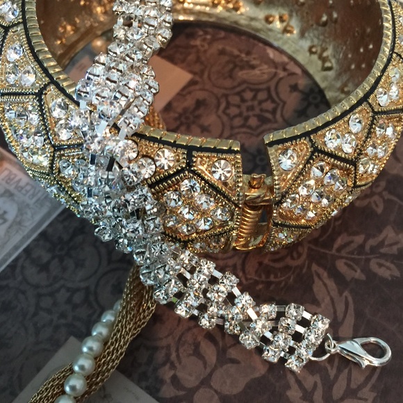 FINAL PRICE🥊  Rhinestone Chrystal Blingy Bracelet - Picture 5 of 6