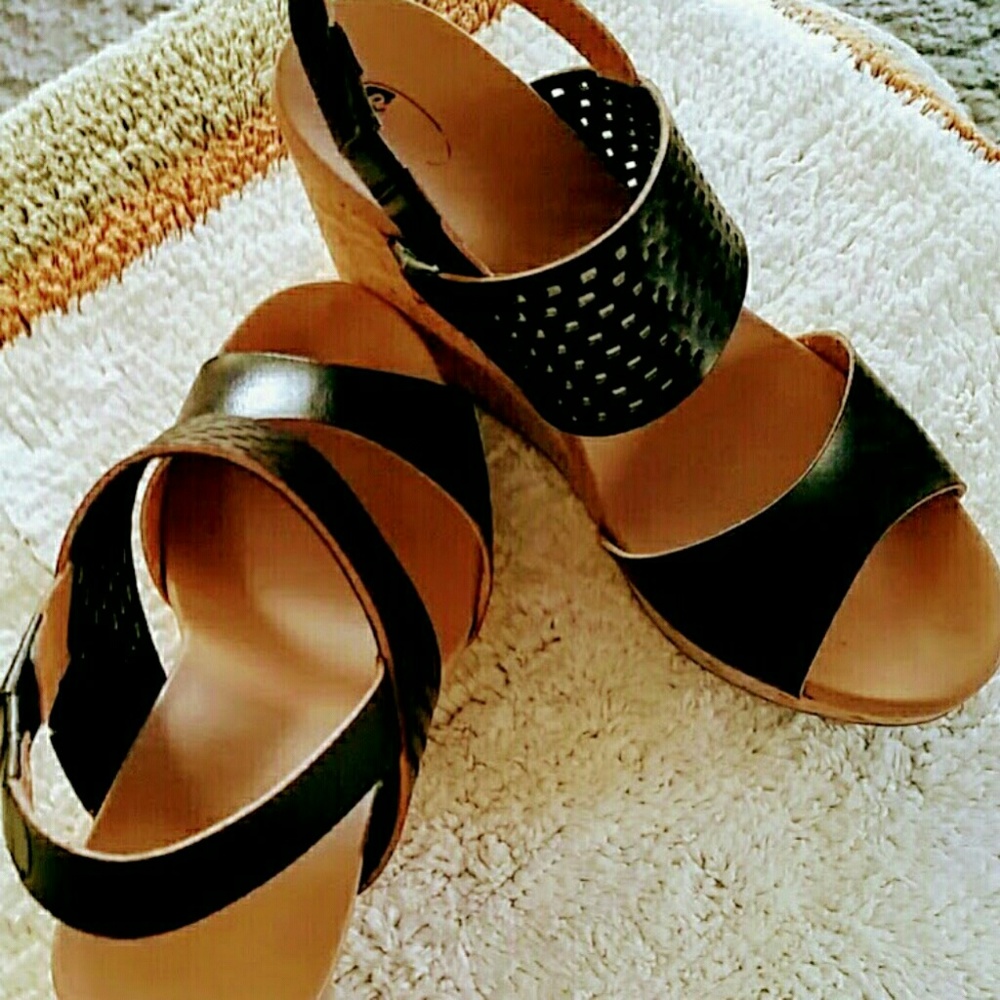 Black slip-on 4 inch wedge