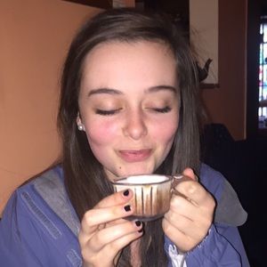 Meet your Posher, Kaylie