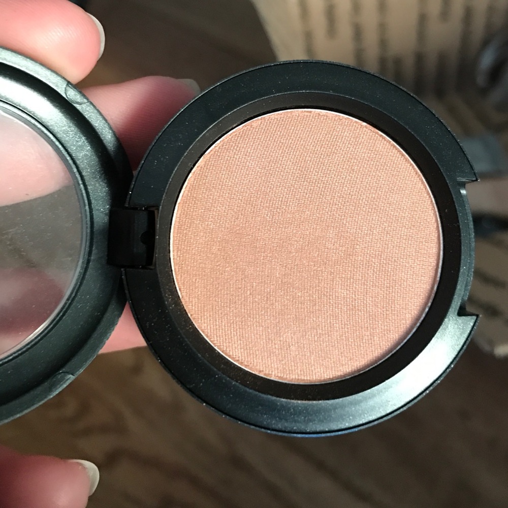 MAC Pro Longwear eyeshadow in One To Watch