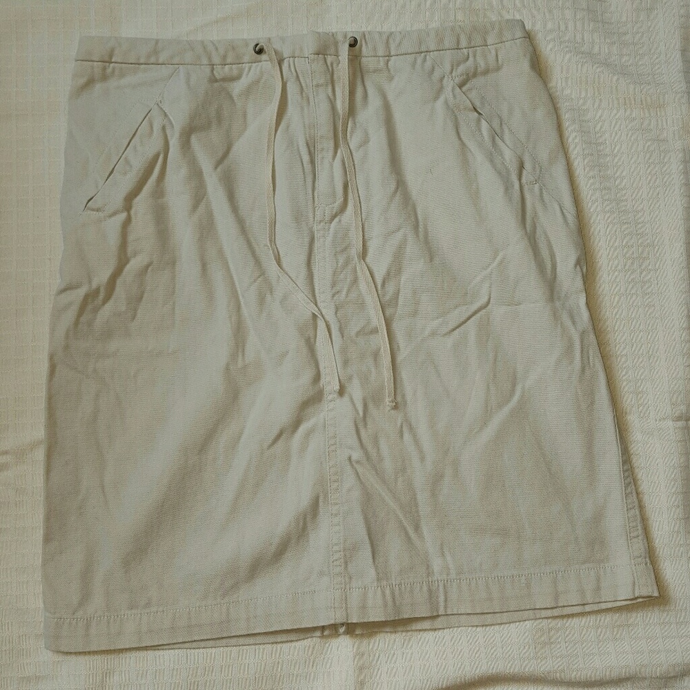 Old Navy Khaki skirt