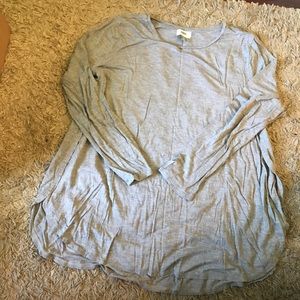 Long sleeve grey tee
