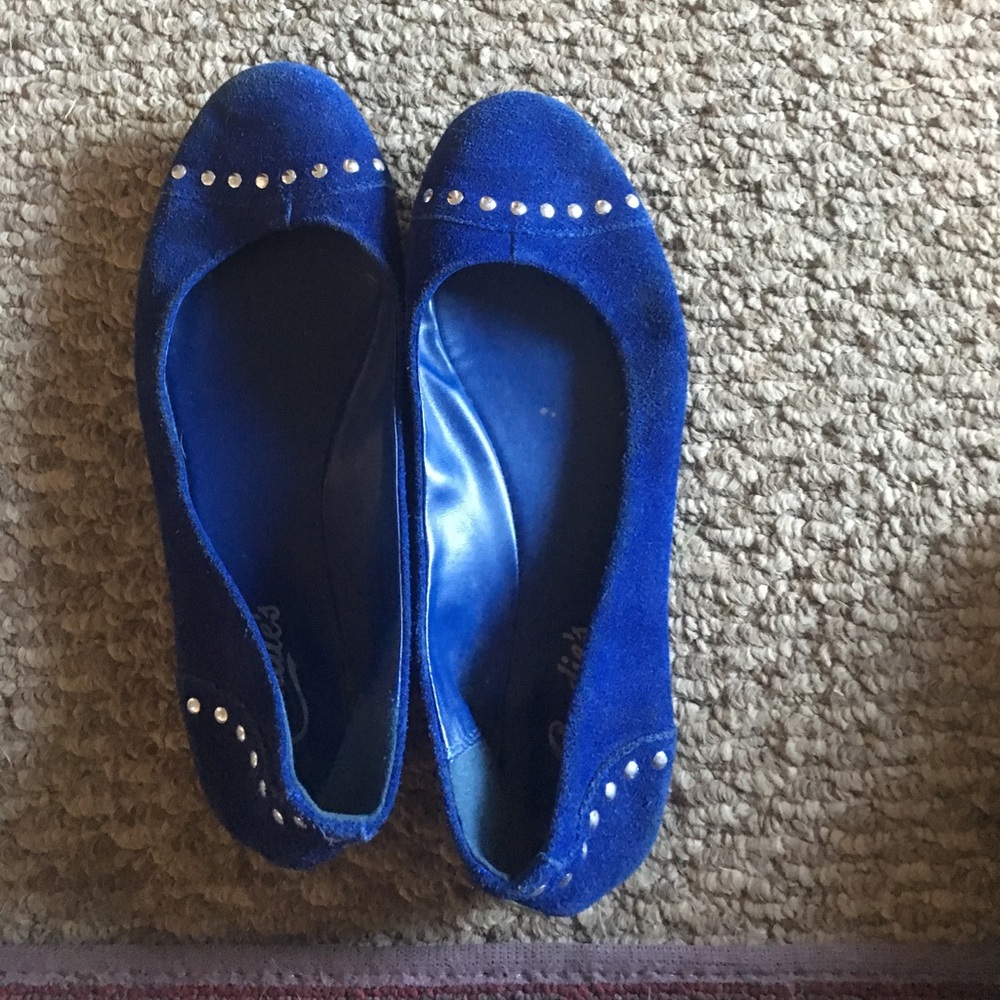 Navy blue flats