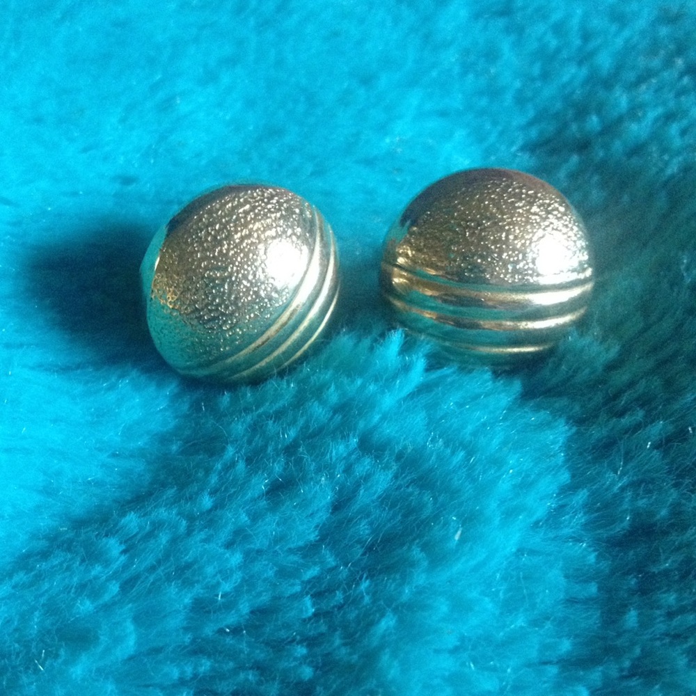 Gold plated earring