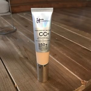 IT Cosmetics Your Skin But Better CC cream- light