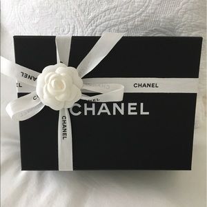 Chanel magnetic box for medium bag