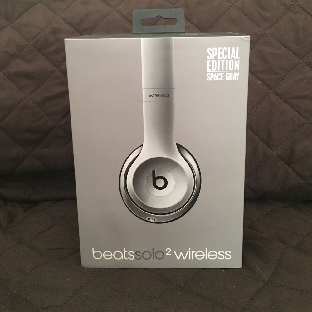 BEATS SOLO 2 wireless headphones