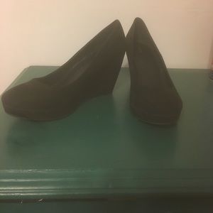 Black Apt 9 Wedges- 3inches