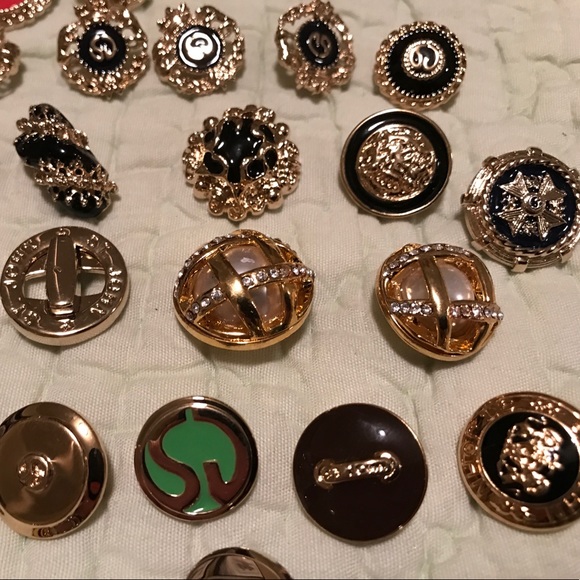 St.John buttons - Picture 3 of 5