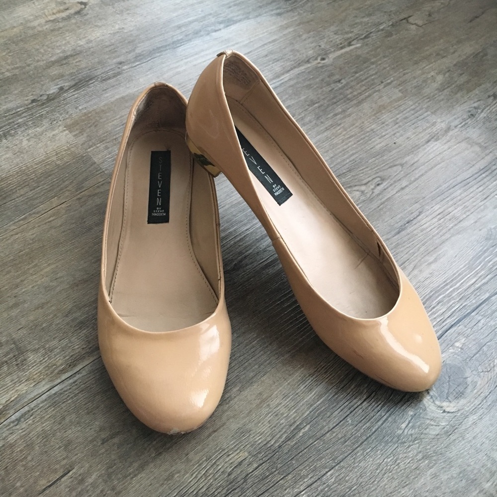 Steve Madden Patent Nude Flats