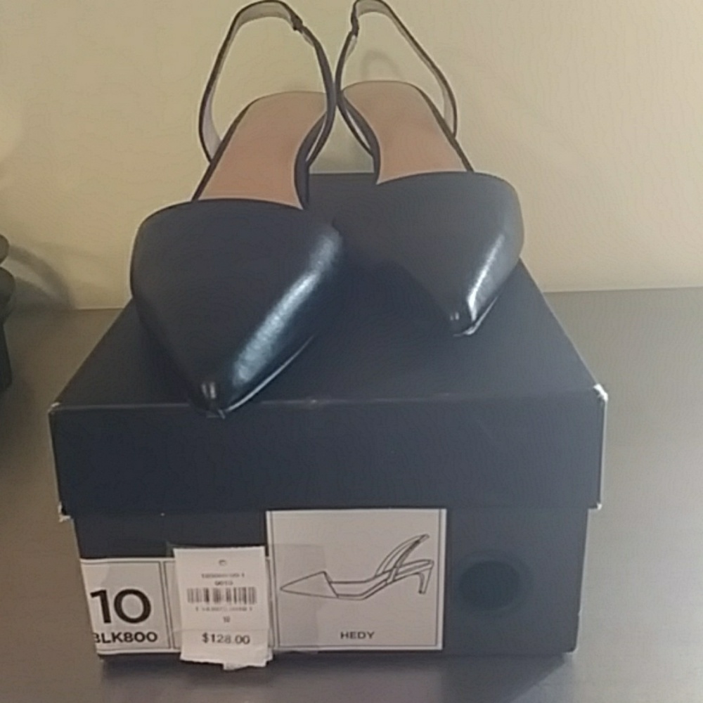 Hedy pointy toe heel