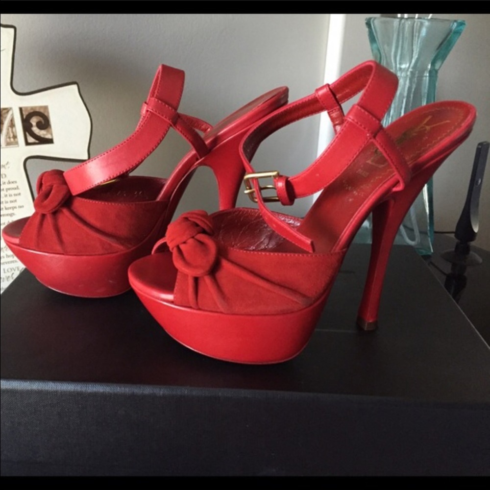 **ISO** MAJOR ISO I’m looking for the Bianca Bow YSL in maybe a 36 or 36.5 ?