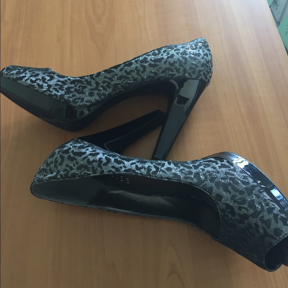 Pumps-Peep Toe