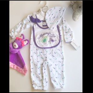 Carters 4 piece layette set