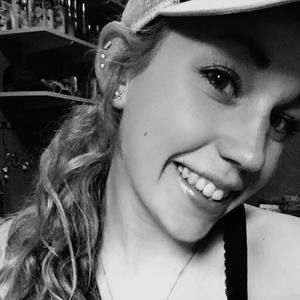 Meet your Posher, Caroline