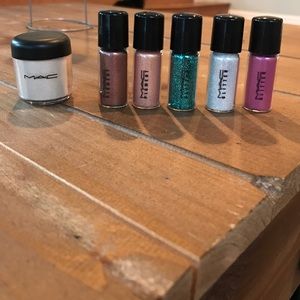 MAC eye pigment set
