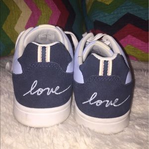 Ellen Degeneres Chapalove Sneaker
