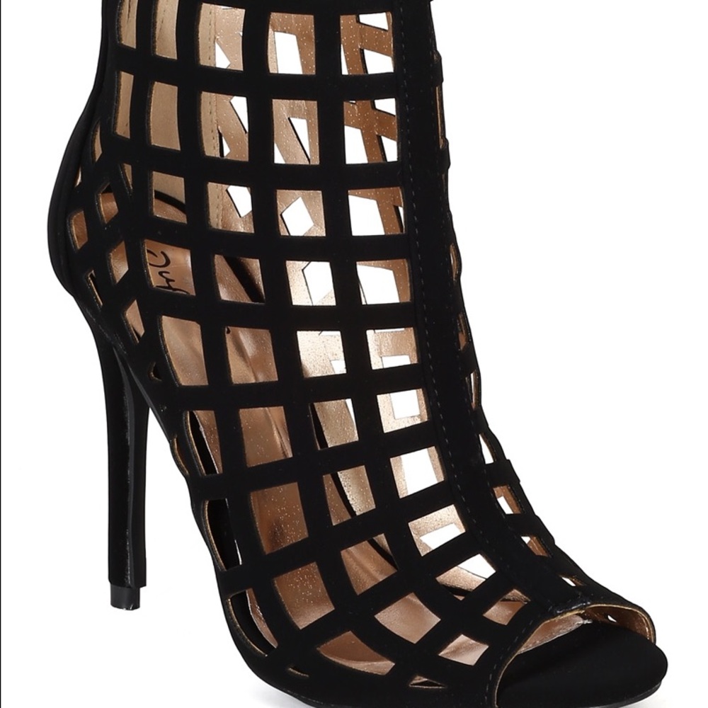 Qupid black caged heels