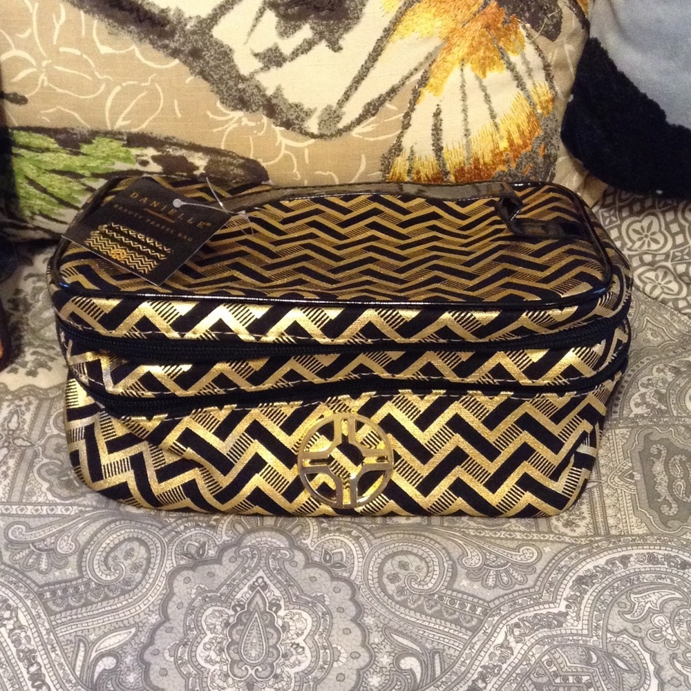 🆕💄Make-Up, Jewelry, Etc. Bag 💍🕶👙