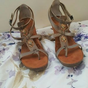 Chic sexy strapped sandalz