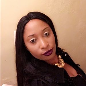 Meet your Posher, Anika