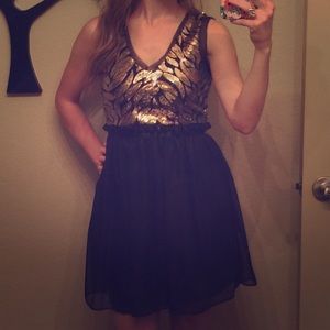 Semi-formal Gianni Bini dress