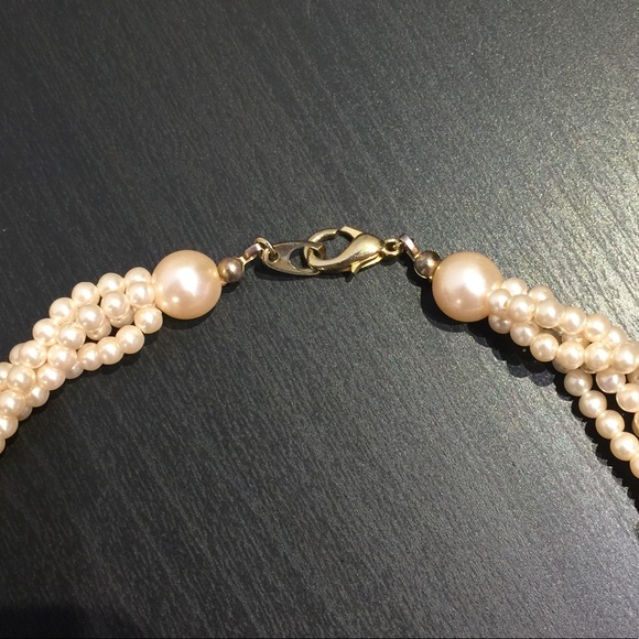 Multi strand faux pearl necklace - Picture 2 of 3