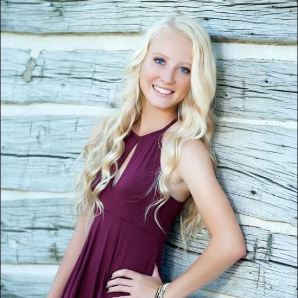 Meet your Posher, Sierra - Picture 1 of 1