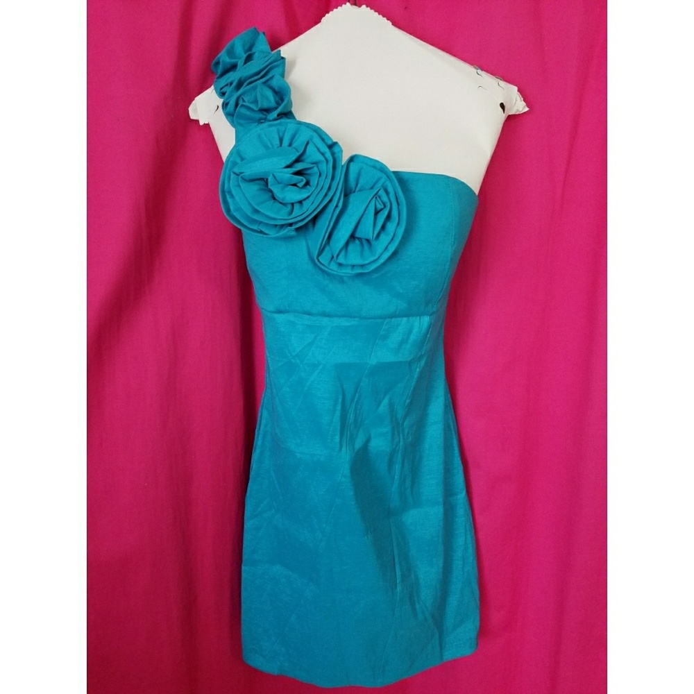 Beautiful Semi-formal dress - One shoulder style