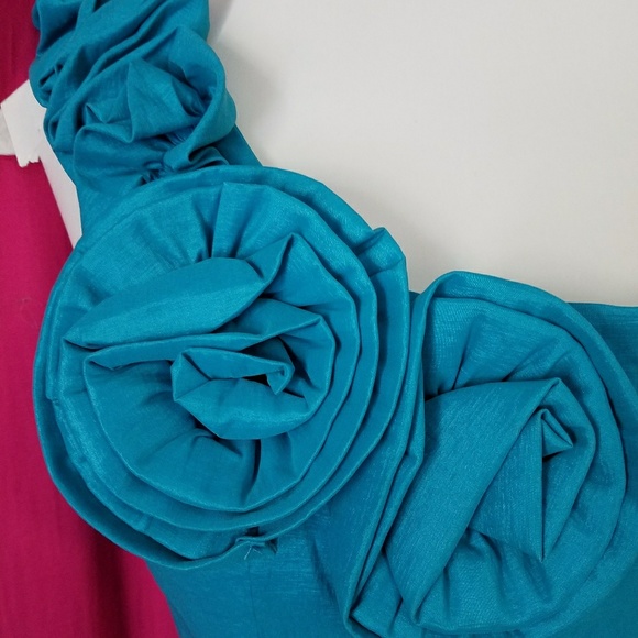 Beautiful Semi-formal dress - One shoulder style - Picture 2 of 3