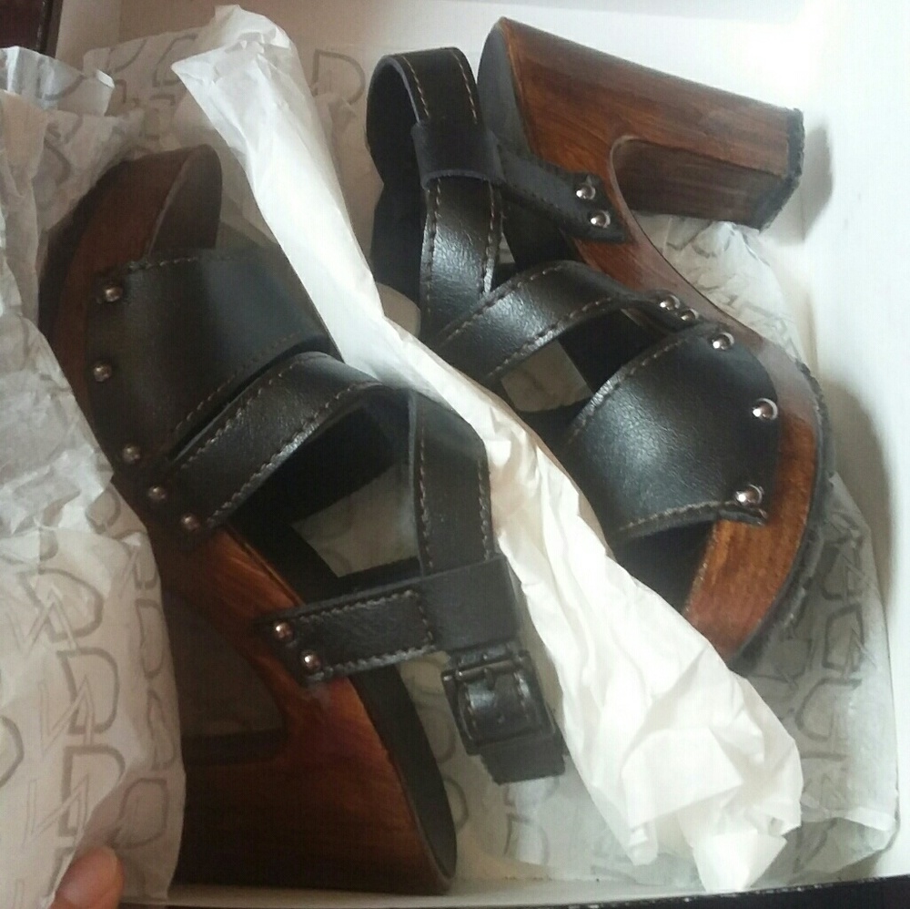 Studded platform heels 6.5