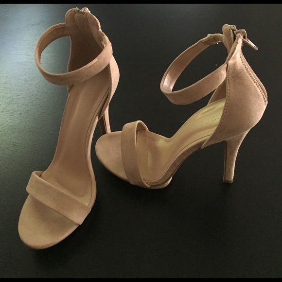 NUDE STRAPPY HEELS - Picture 1 of 4