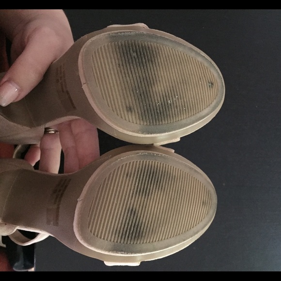 NUDE STRAPPY HEELS - Picture 4 of 4