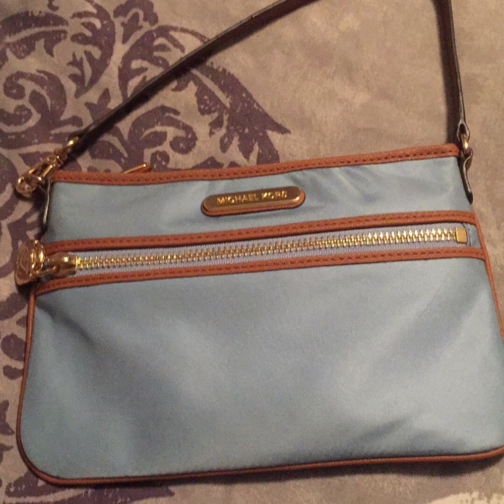 Michael kors wristlet