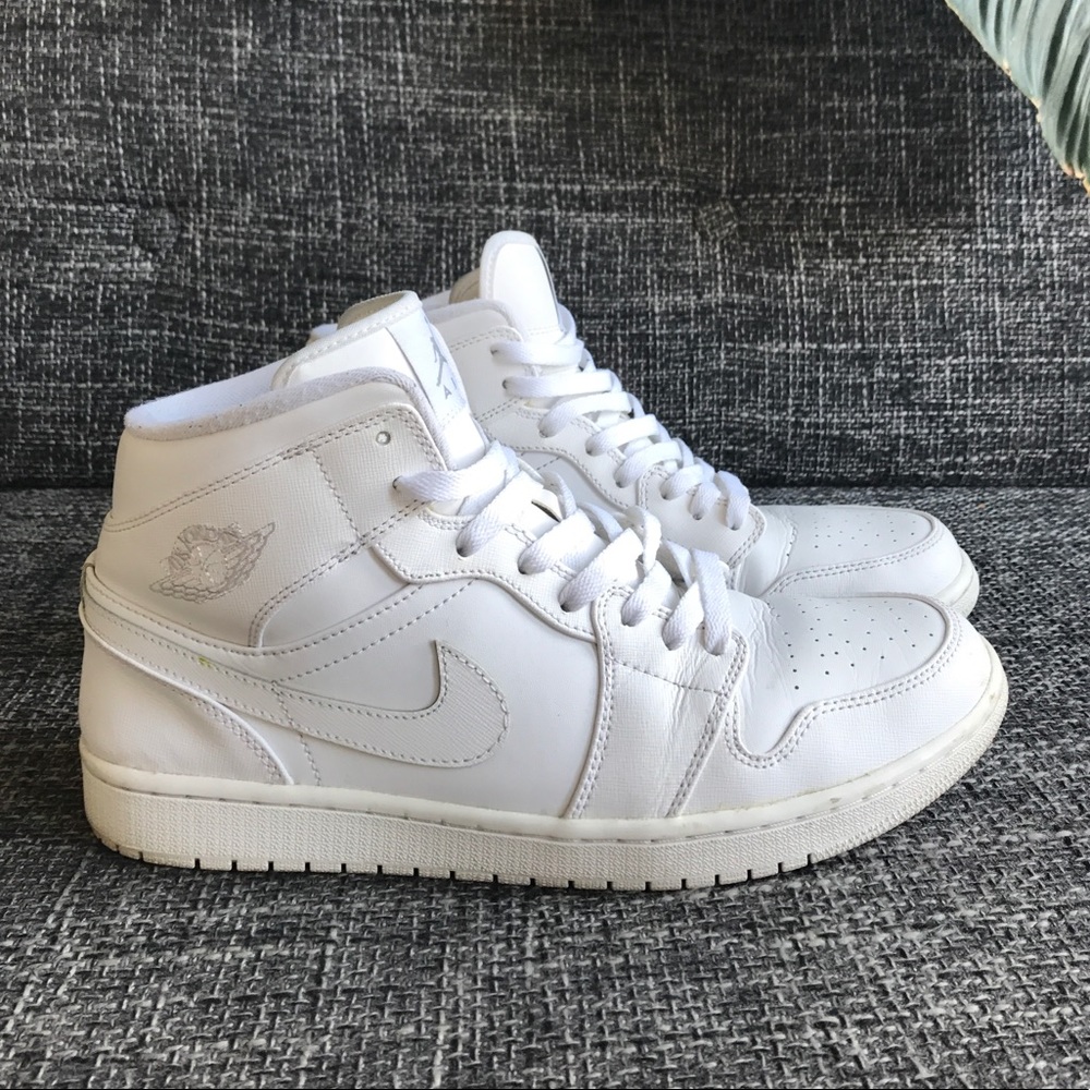 Used 2013 Air Jordan 1 mid white size 11