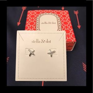Stella and dot silver studs.