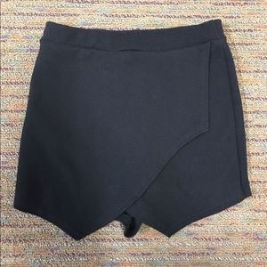 Black skort