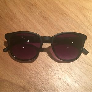 Tahari sunglasses