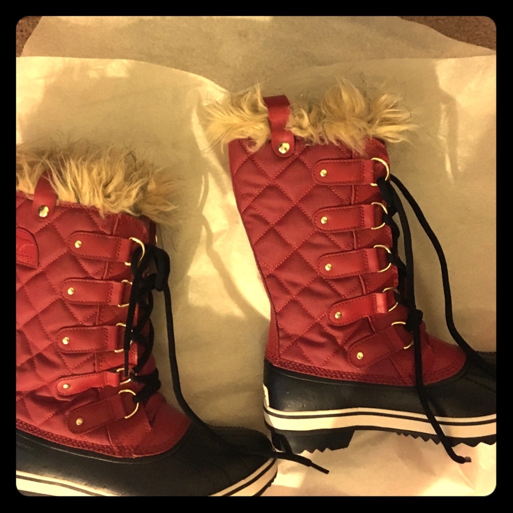 Brand new sorel size 7 boots