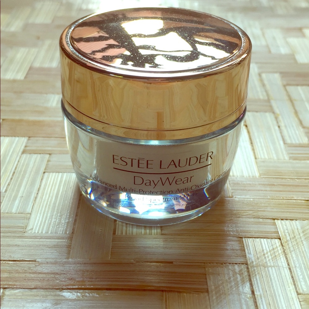 Estée Lauder Daywear SPF15 deluxe sample