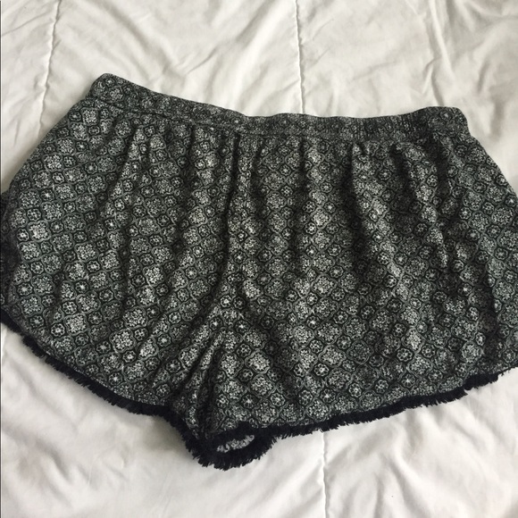 American Eagle Outfitters Shorts - cute american eagle shorts with fringe size XL American Eagle Outfitters Shorts - cute american eagle shorts with fringe size XL