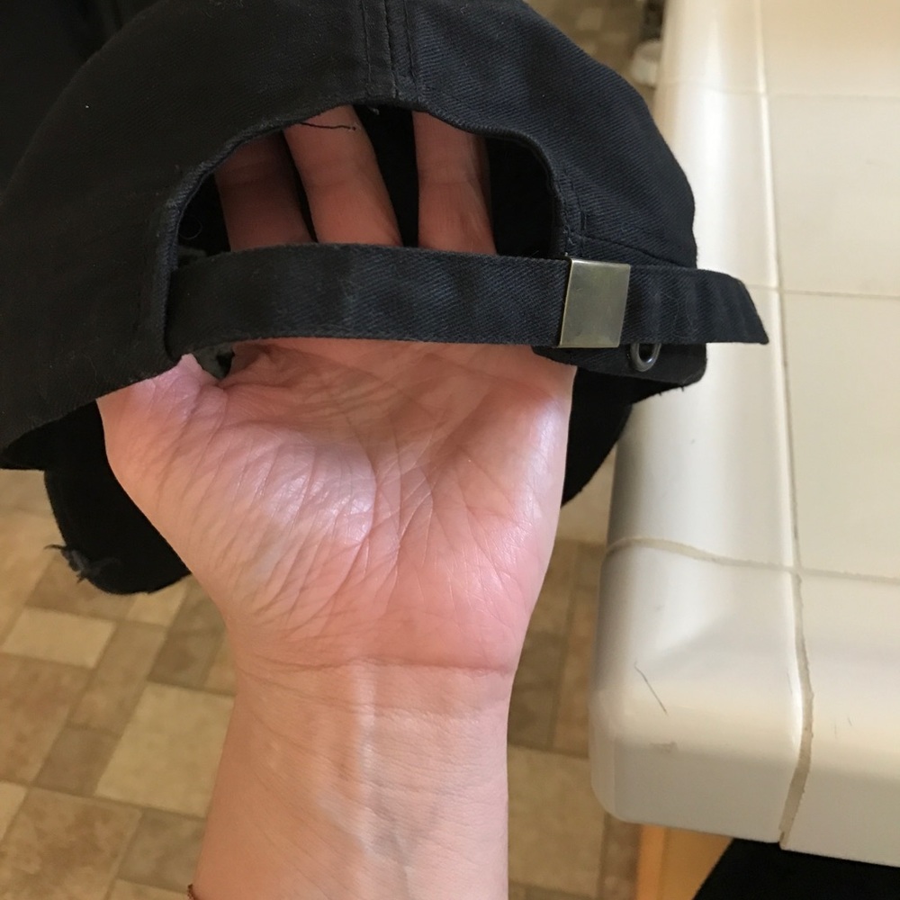 Cute hat 💓 - Picture 3 of 3