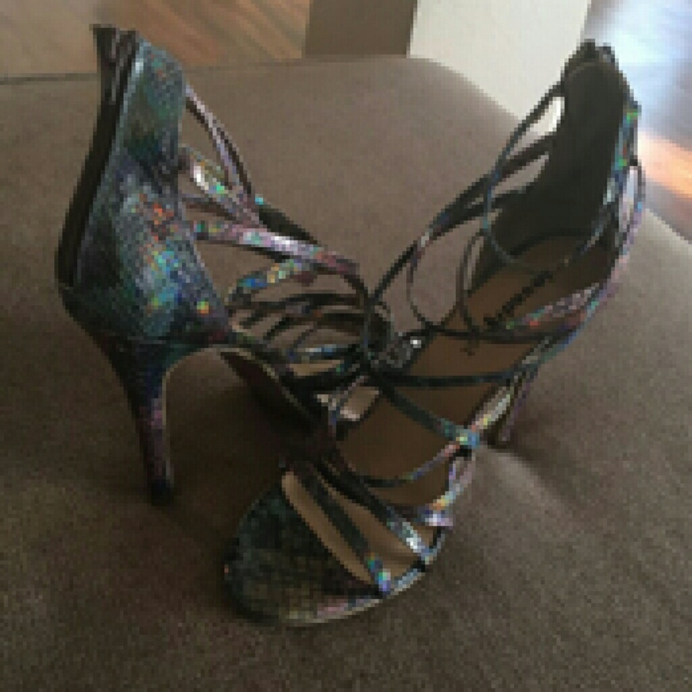 Multicolor heels