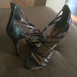 Multicolor heels