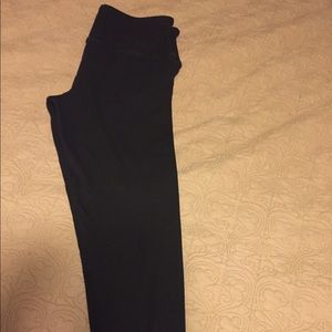 Yummie black textured leggings