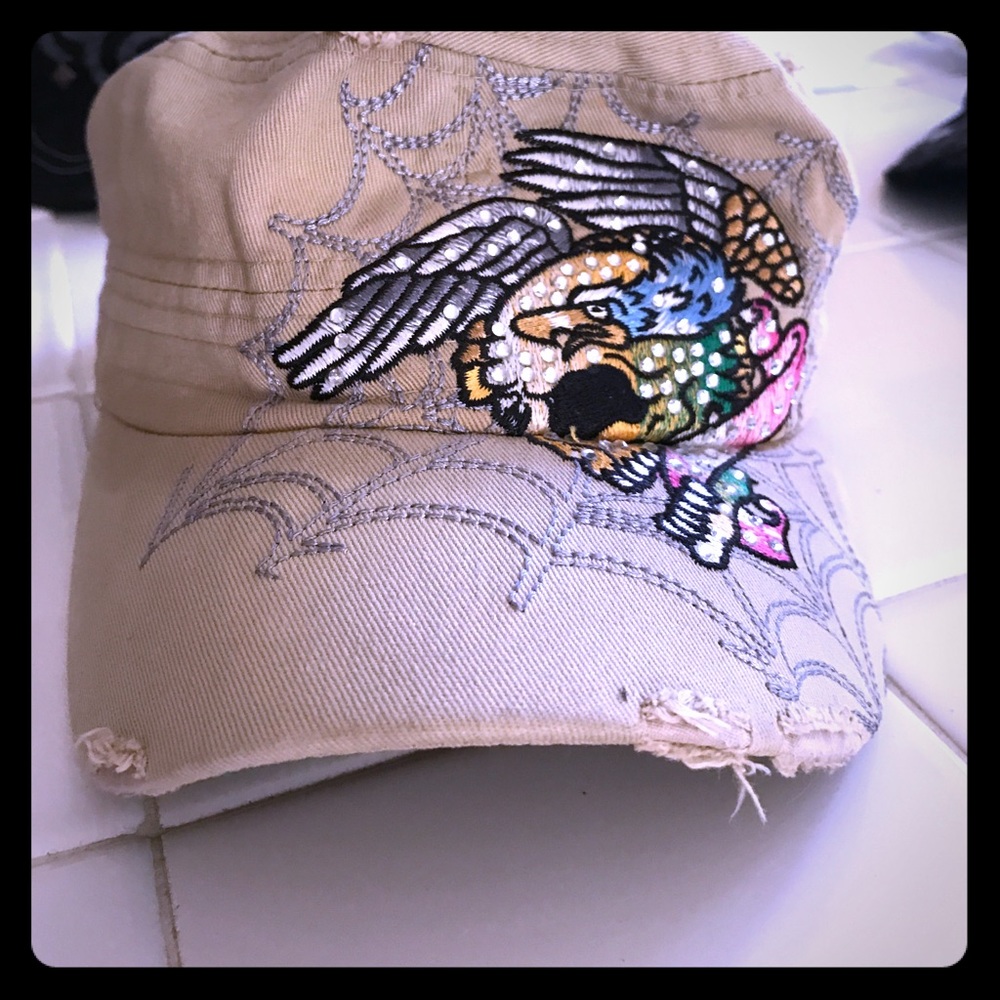 Hat with bling ! Skull with wings🍬🍭