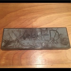 Urban decay naked smoky palette